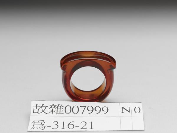 琥珀戒指