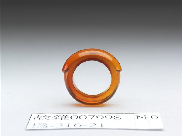 琥珀戒指