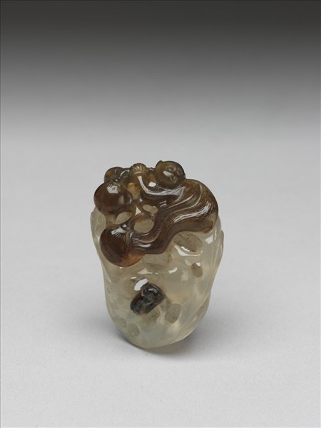 瑪瑙鏤空福壽墜飾