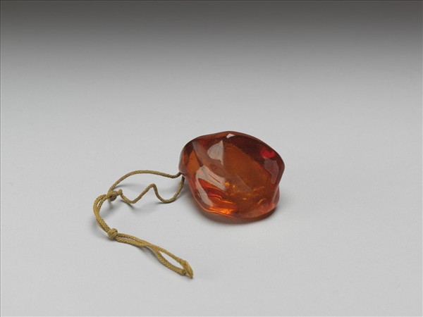 琥珀墜飾