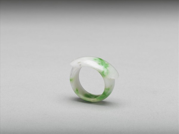 翠玉戒指