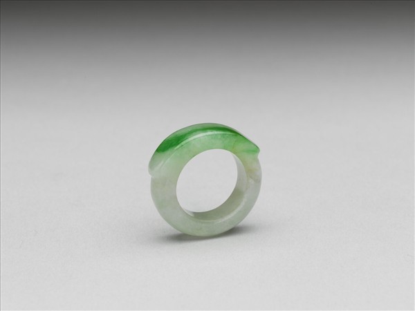 翠玉戒指