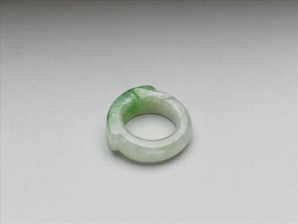翠玉戒指