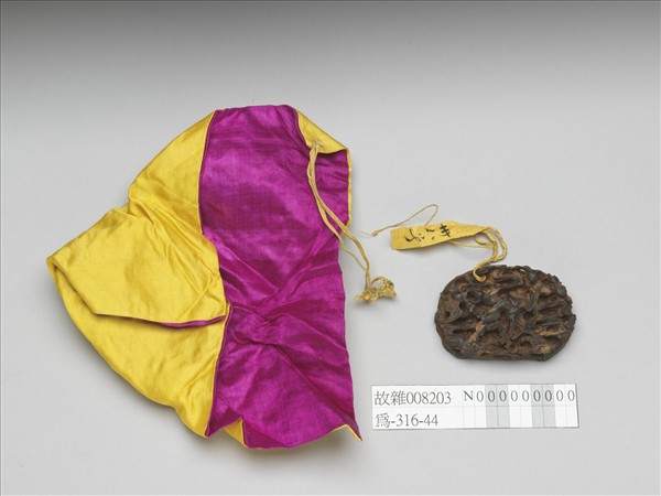 茄楠木雕福壽萬年帶頭