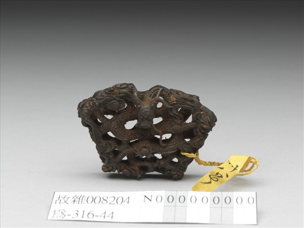 茄楠木雕龍紋帶頭