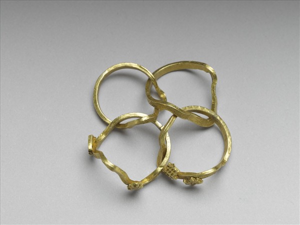 金「萬壽無疆」套戒