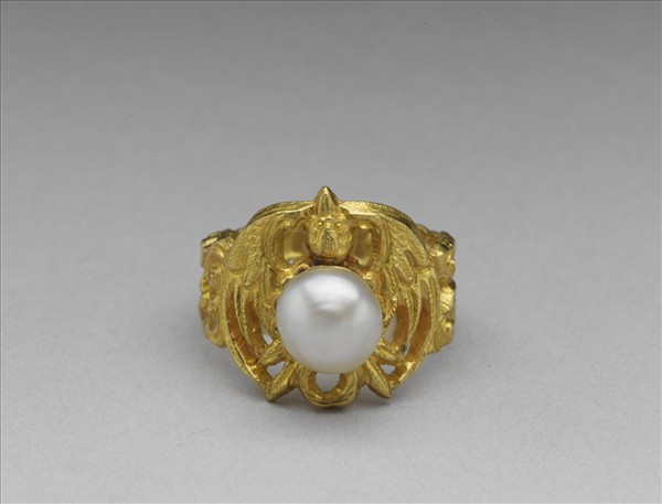 金嵌珠鏤空鳳紋戒指