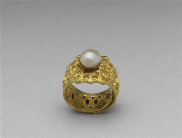 金嵌珠鏤空福壽戒指