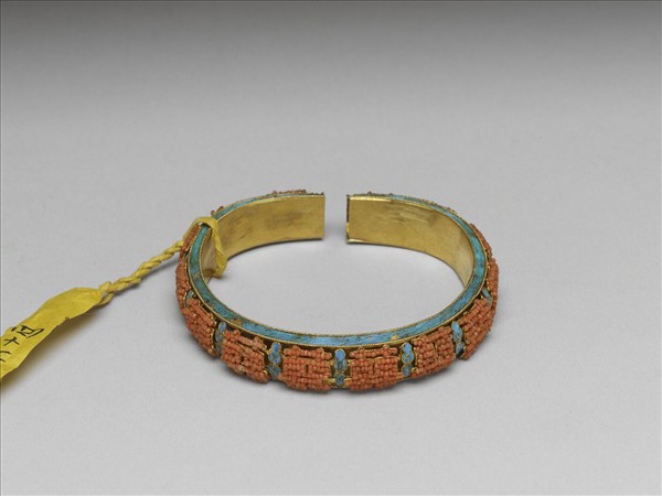 銅鍍金點翠嵌珊瑚珠囍字手鐲