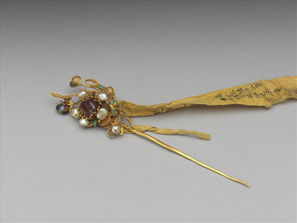 金纍絲嵌珠寶海棠簪