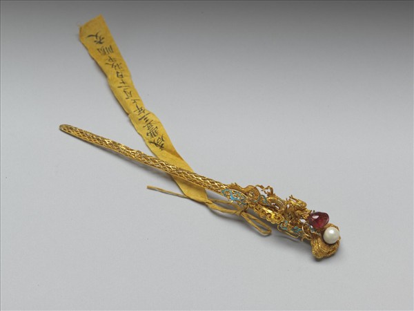 金纍絲龍首如意簪