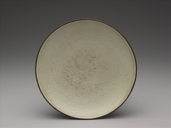 定窯 白瓷印花蓮塘雙魚紋盤