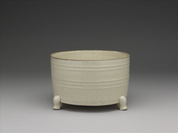 定窯 白瓷弦紋三足爐
