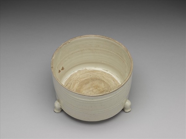 定窯 白瓷弦紋三足爐