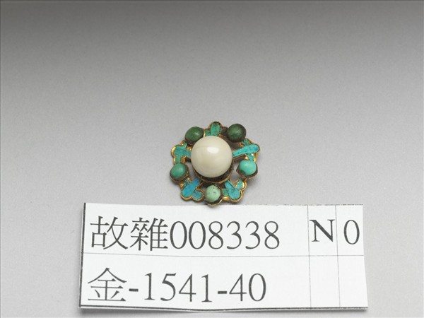 金鑲松石梅花飾件