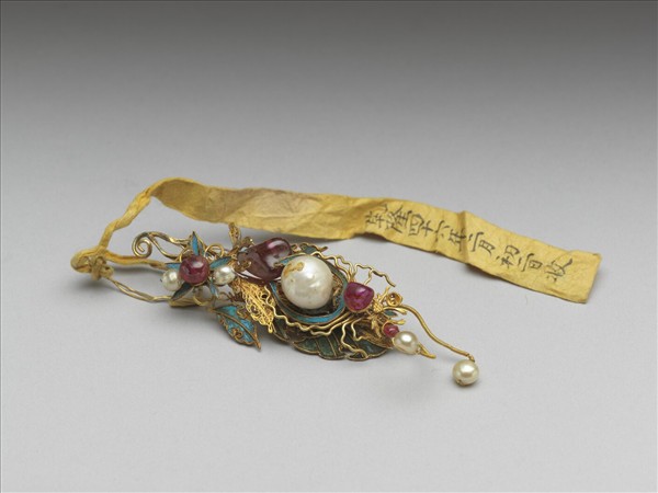 金嵌珠寶蜘蛛簪