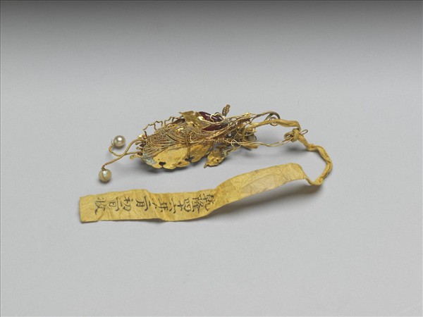 金嵌珠寶蜘蛛簪