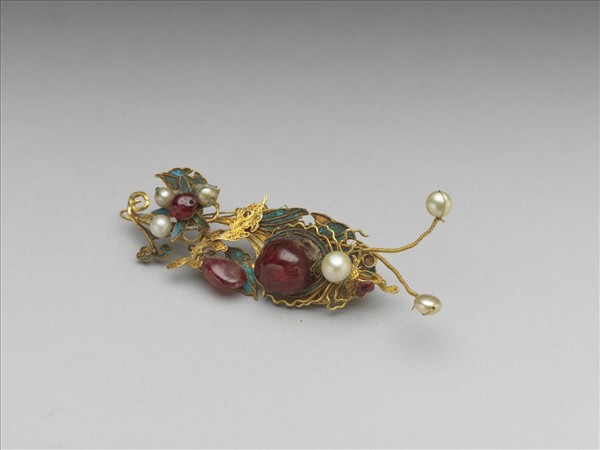 金嵌珠寶蜘蛛簪