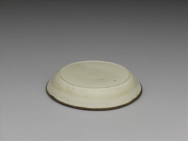 定窯 劃花萱花碟