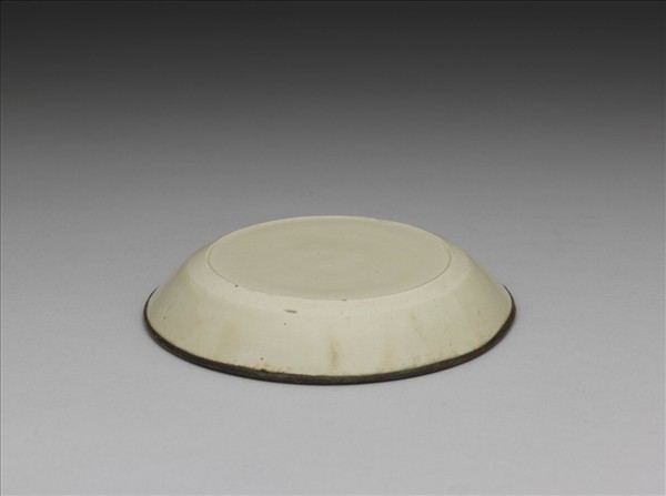 定窯 劃花萱花碟