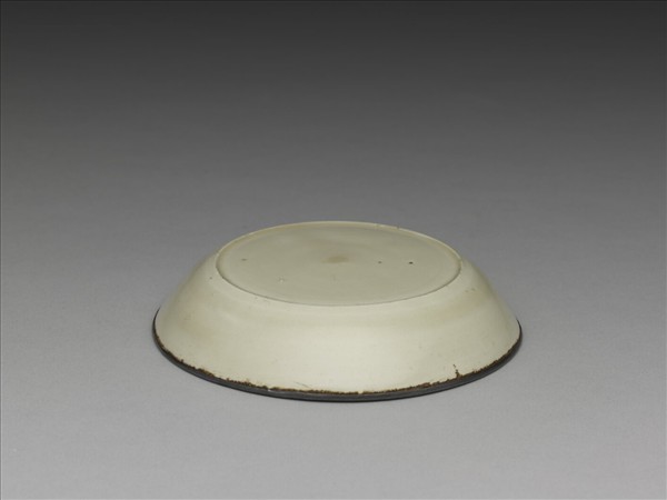 定窯 劃花萱花碟