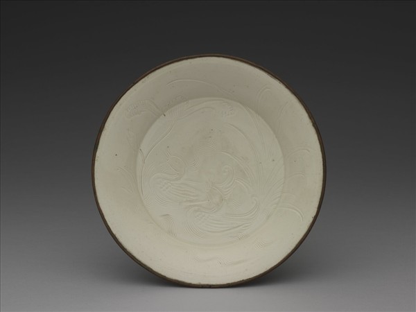 定窯 白瓷劃花雙鳧紋折腰盤
