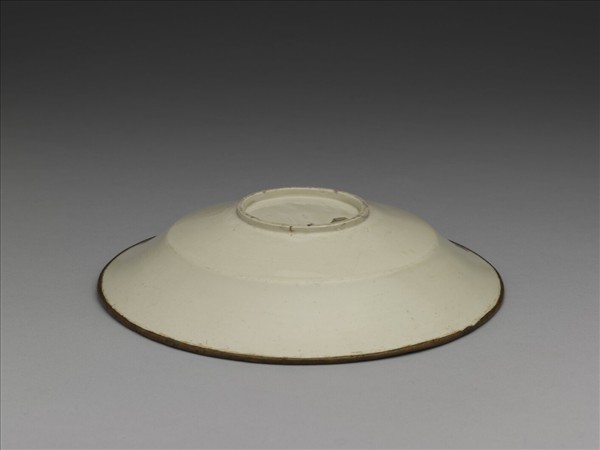 定窯 白瓷劃花雙鳧紋折腰盤