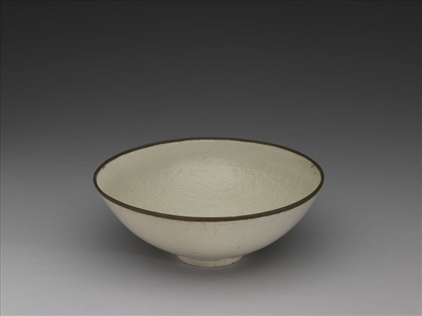 定窯 白瓷印花鳳凰花卉紋碗