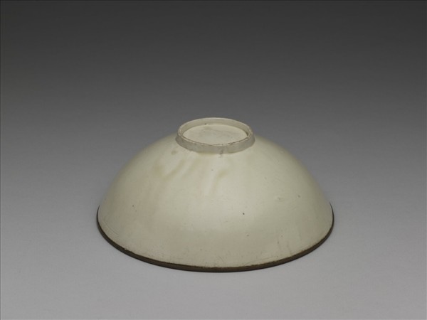 定窯 白瓷印花鳳凰花卉紋碗