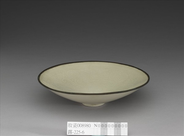 定窯 白瓷印花雙鳳穿花紋笠式碗