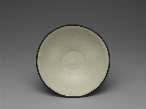 定窯 白瓷劃花蓮塘鴛鴦紋碗