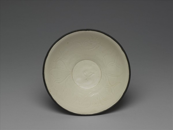 定窯 白瓷劃花蓮塘鴛鴦紋碗
