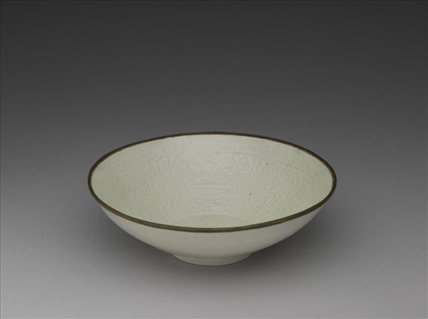 青白瓷印花博古花卉紋碗