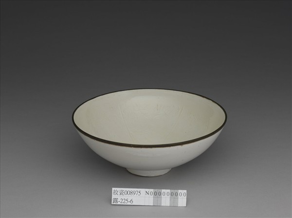 霍州窯 白瓷印花花卉紋碗 