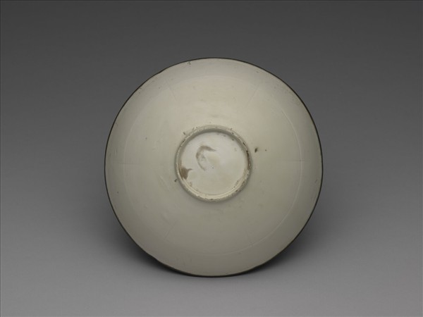 定窯 白瓷劃花蓮荷紋分格花式碗