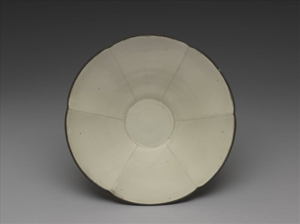 定窯 六瓣花式碗