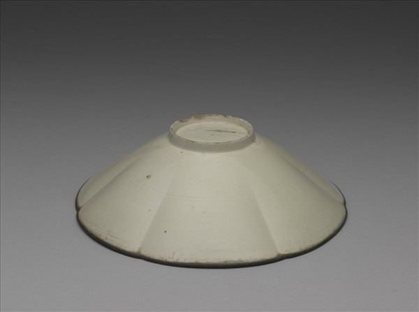 定窯 六瓣花式碗