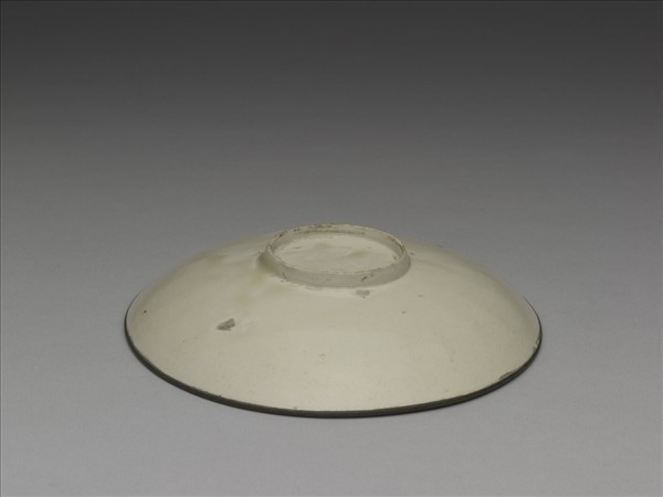 定窯 印花蓮塘鴛鴦雙魚碟