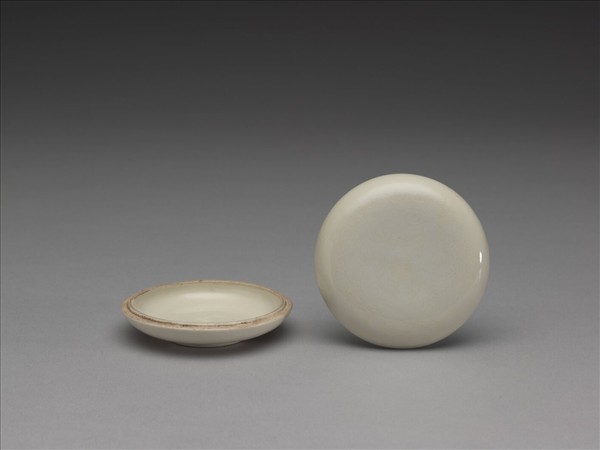 白釉劃花夔鳳印泥盒