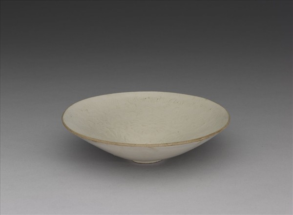 定窯 白瓷印花菊花紋碗