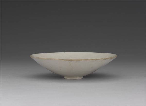 定窯 白瓷印花菊花紋碗