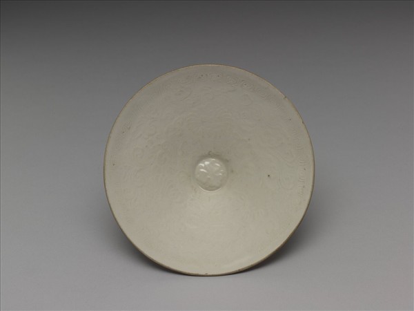 定窯 白瓷印花菊花紋碗