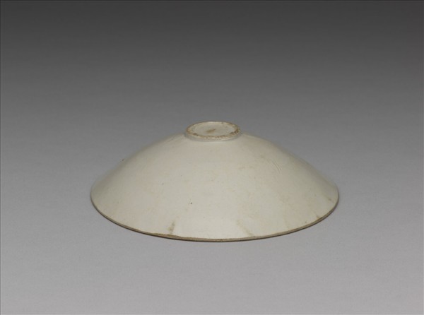 定窯 白瓷印花菊花紋碗