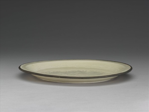 定窯 印花舞鳳紋折沿盤