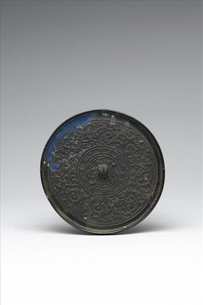 「大樂貴富」螭紋鏡