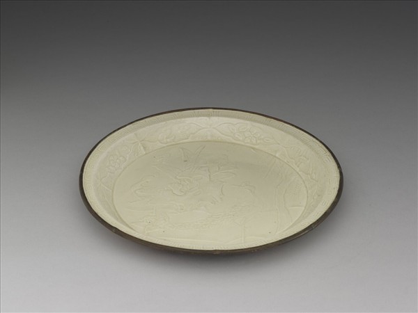 定窯 印花孔雀蕉石圖折沿盤