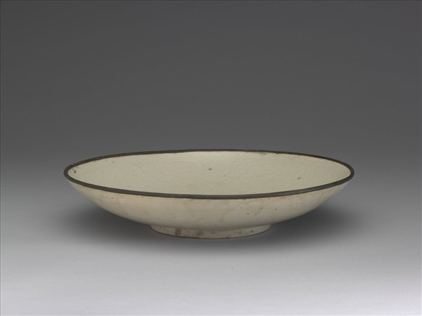 定窯 印花蓮塘雙魚大盤