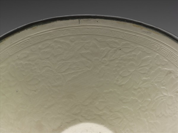 定窯 白瓷印花蓮塘魚紋碗