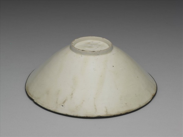 定窯 白瓷印花芙蓉紋花口碗