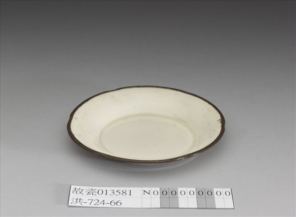 定窯 白瓷葵口碟